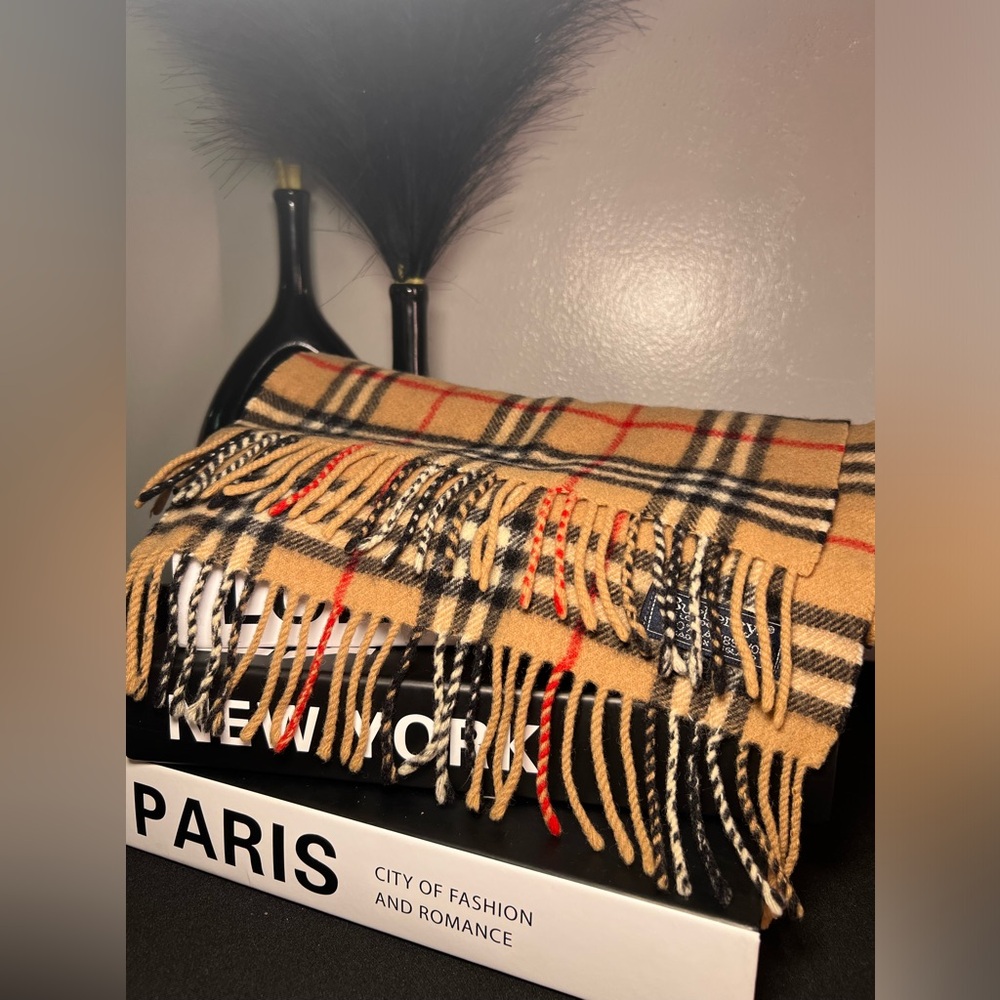 BURBERRY Beige Nova Check 100% Lambswool Scarf - 💯 Authentic🌟✨